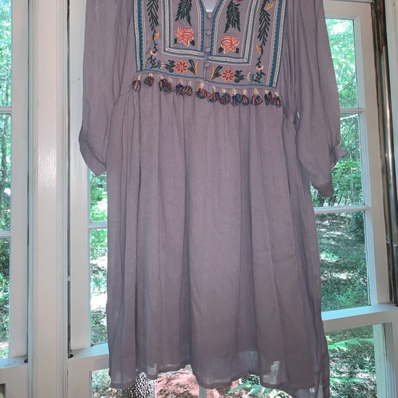 Poshmark 
Grey 3/4 sleeve flowy boho dress - Picture 1 of 2